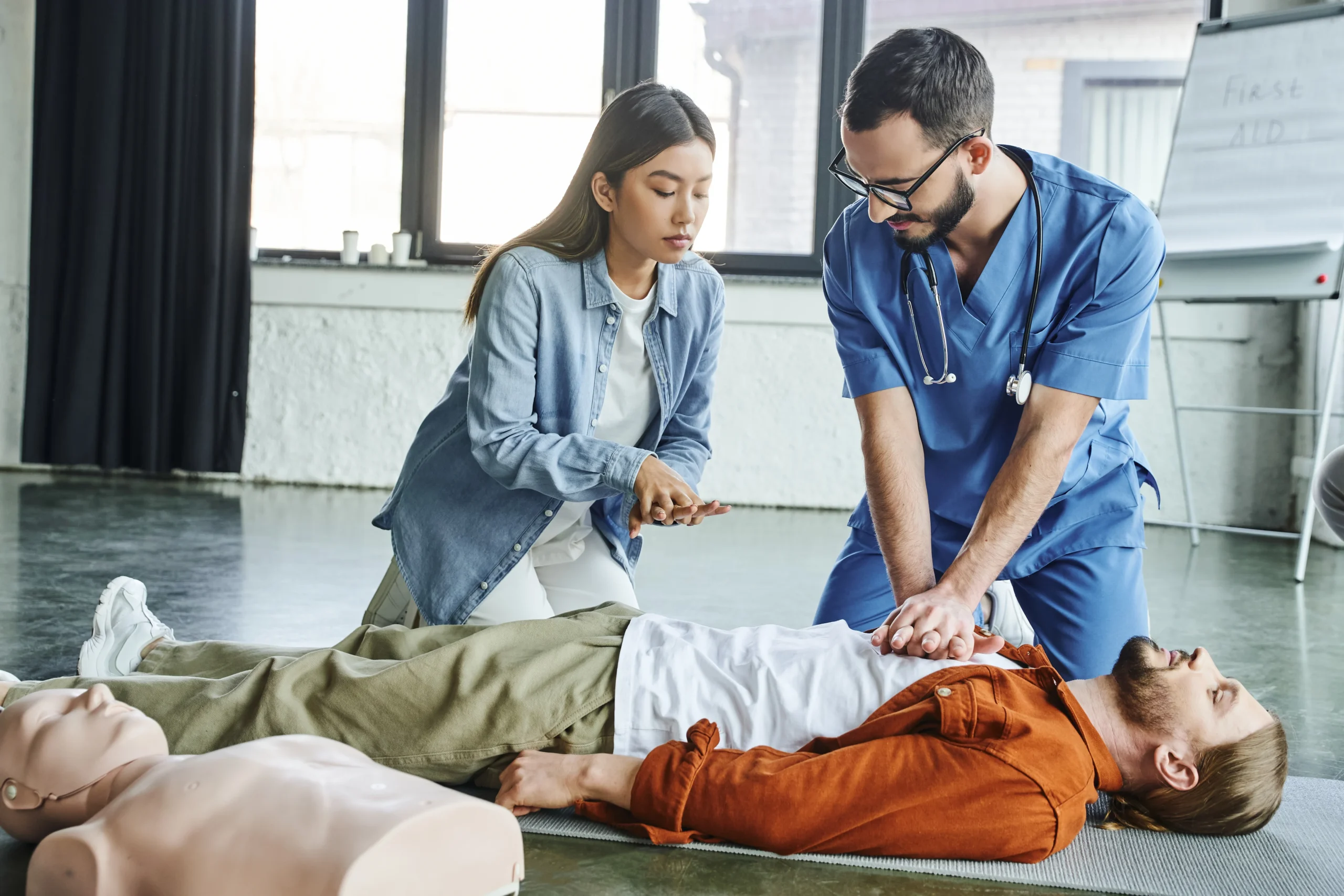 Comprehensive Workplace First Aid, Q-CPR, AED & Stretcher Drill Training – Scoop Stretcher, Skid Stretcher, Ambulance Trolley